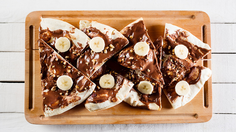 slices of nutella banana pizza