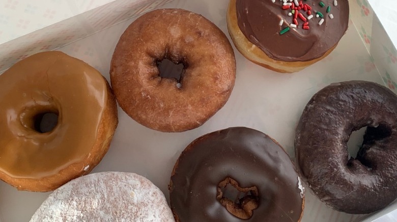 honey dew donuts in box