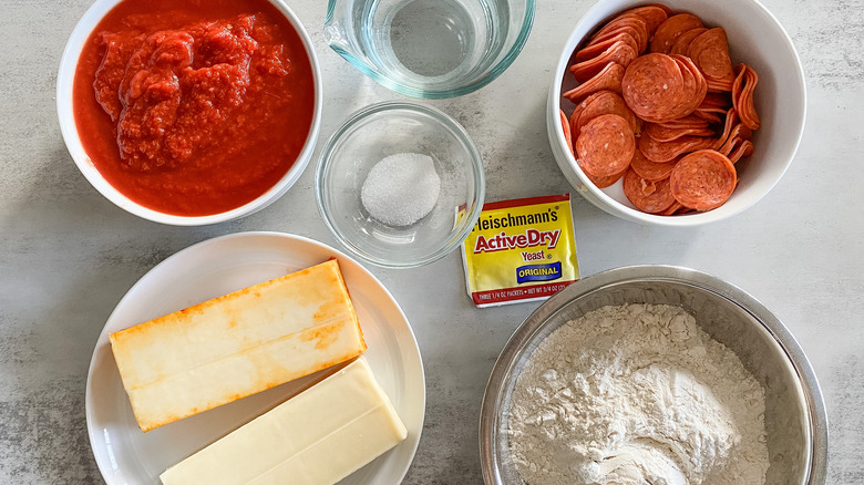 ingredients for detroit style pizza