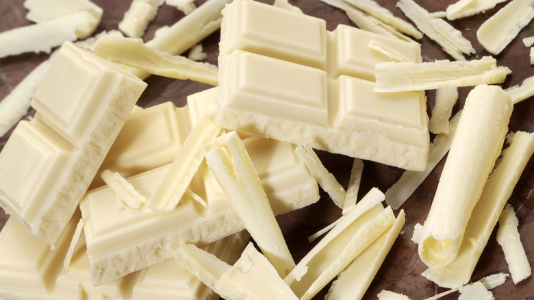 White chocolate pieces