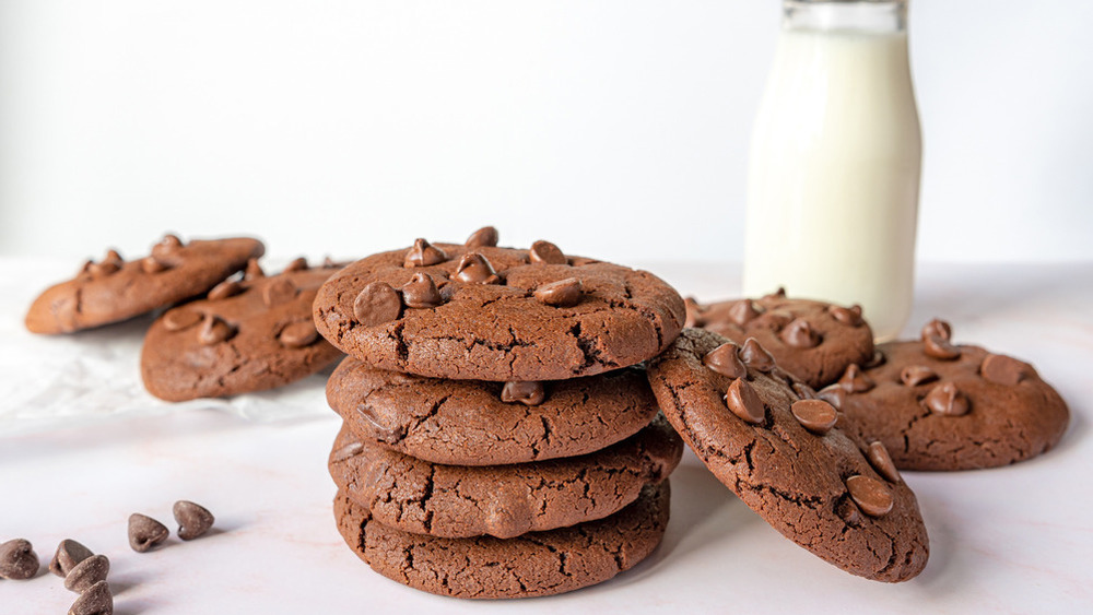 chocolate chocolate chip cookies and milk