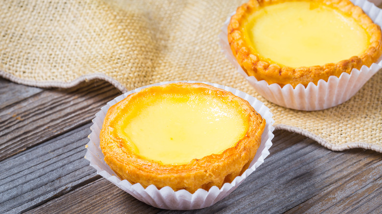 Baked egg tarts 