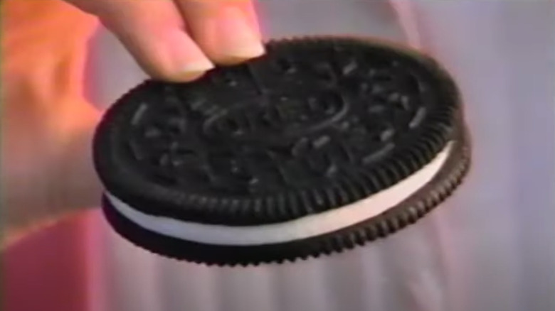 Oreo Big Stuf held in hand