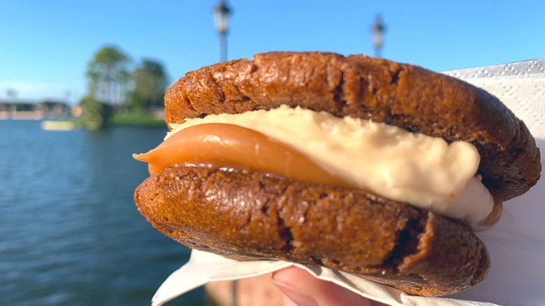 werther's original gingerbread caramel cookie sandwich