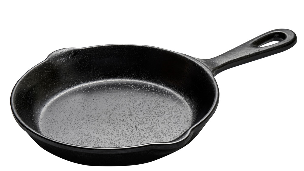 Cast iron skillet