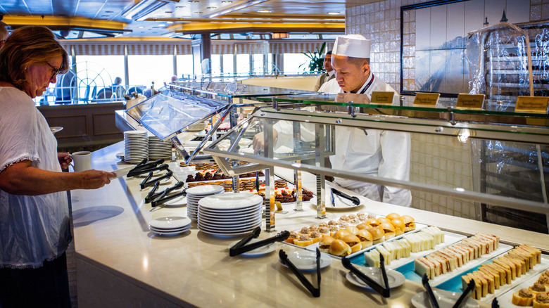 cruise ship buffet