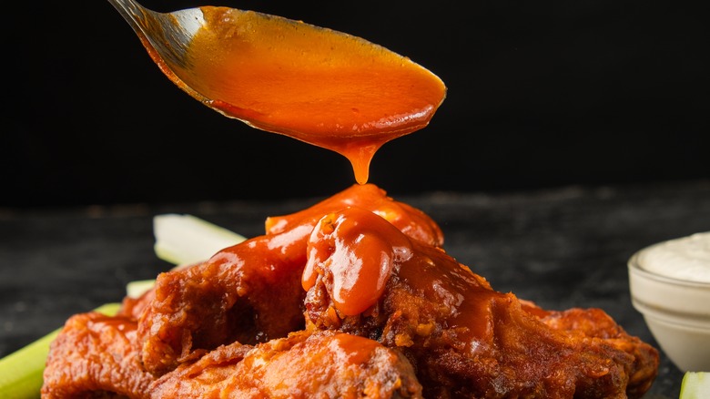 buffalo sauce chicken wings