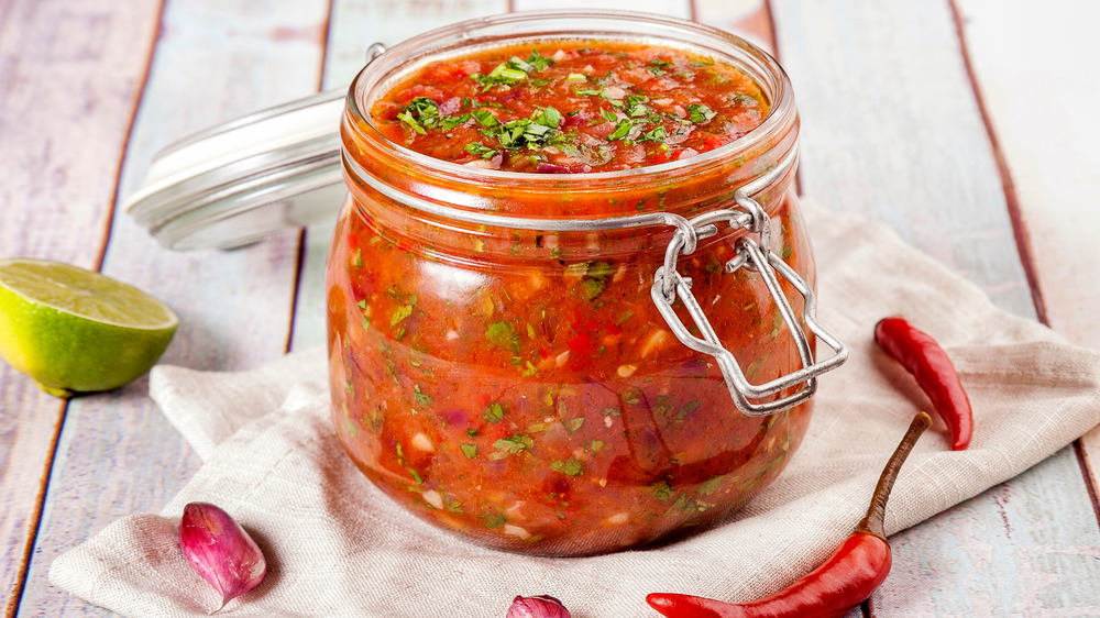 Hot, chunky chili sauce