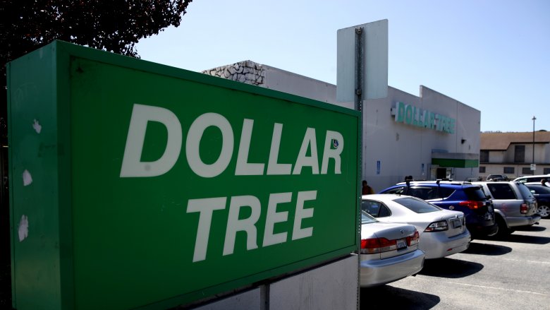 dollar tree sign 