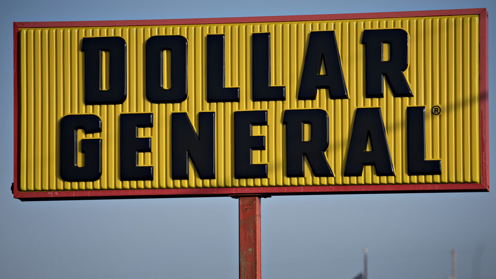 A sign for a Dollar store