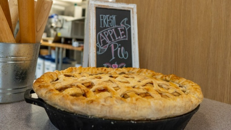 Dollywood apple pie