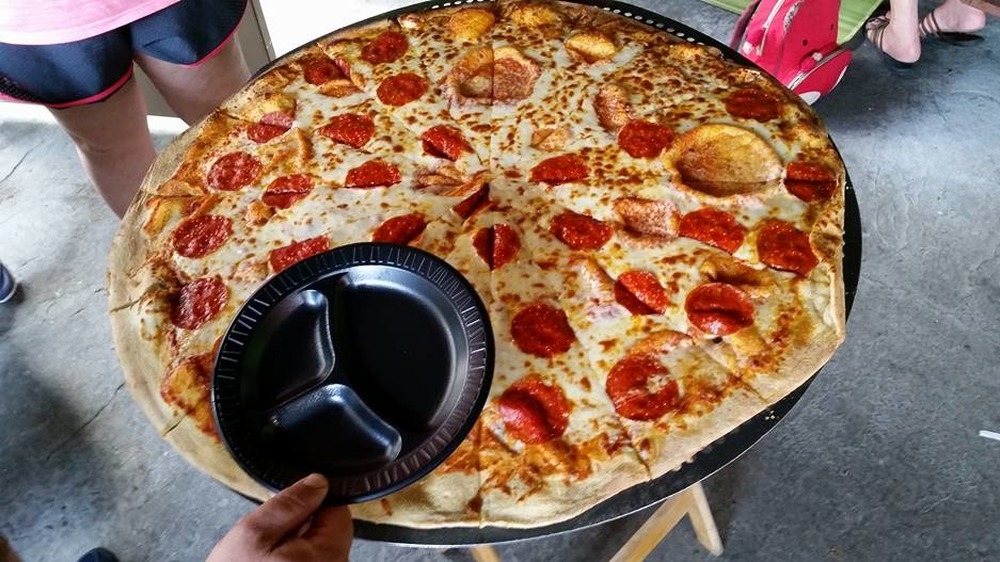 Dollywood's massive pizza