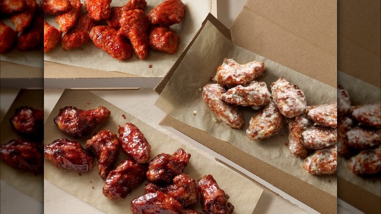 Different flavors of Domino's wings