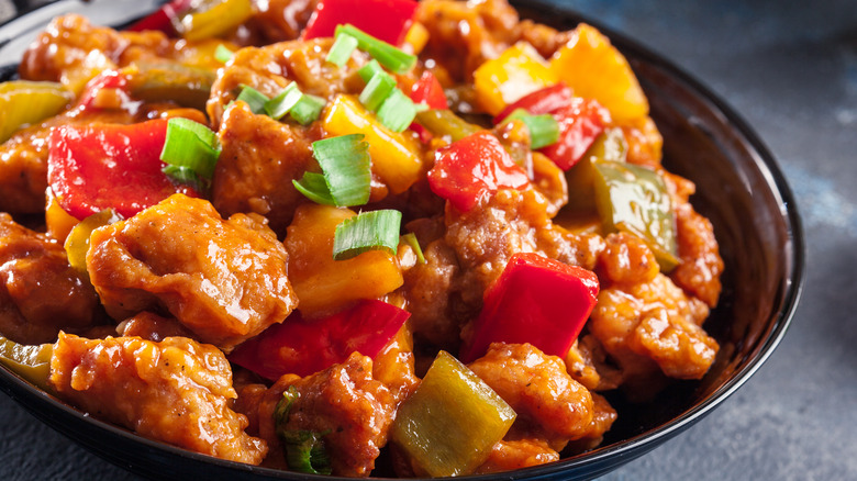 Sweet and sour chicken with bell pepper 