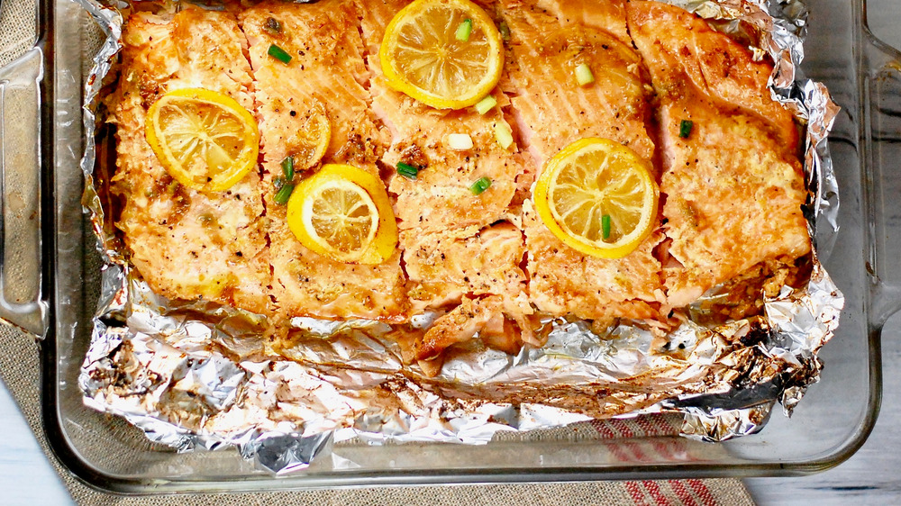 baking fish in aluminum pan