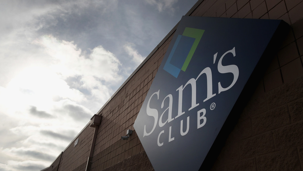 Sam's club store sign