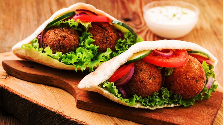 falafel in a pita