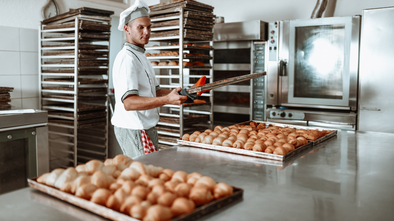 baker baking donuts