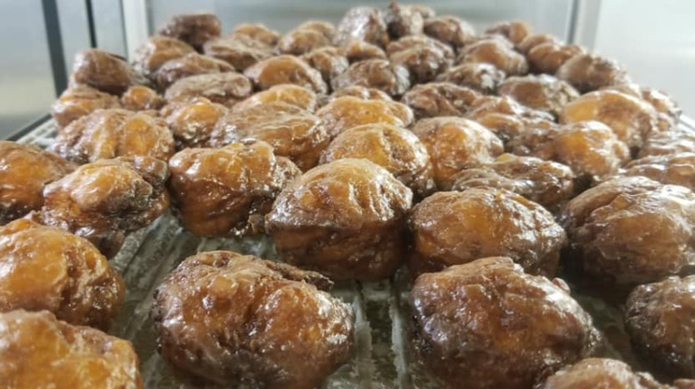  Shipley Do-Nuts' apple fritters