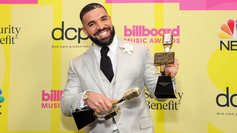 Drake smiling at Billboard awards