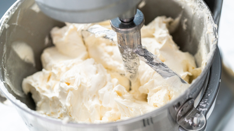 Stand mixer making buttercream frosting