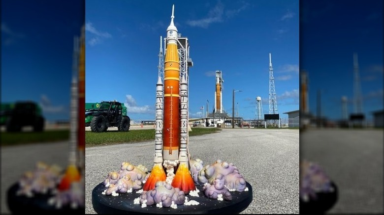 Duff Goldman's rocket ship cake 