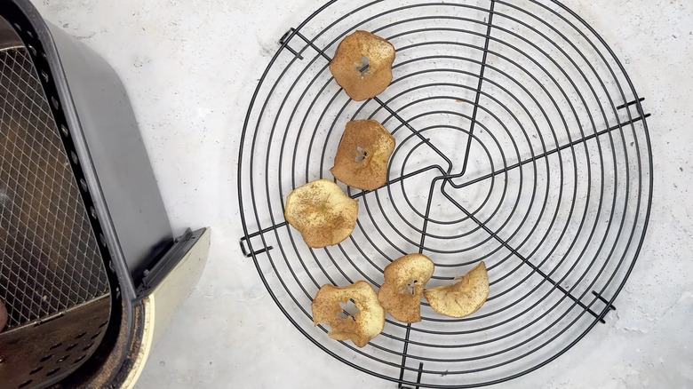 apple slices on cooling rack 