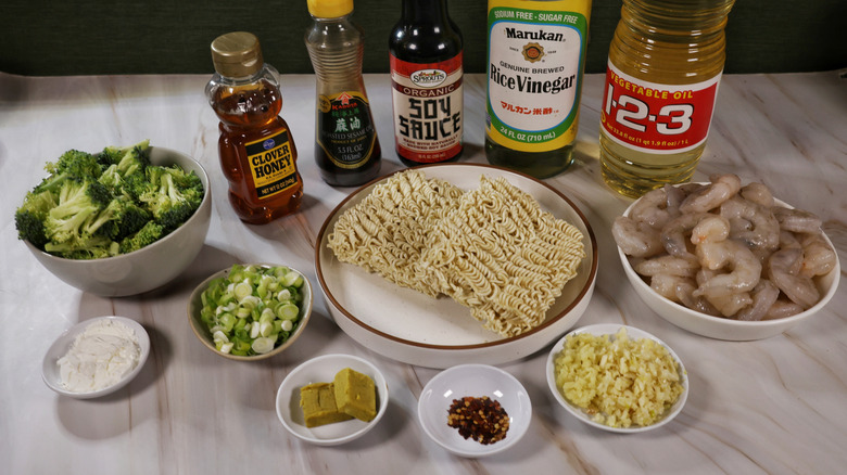 garlic shrimp ramen noodles ingredients