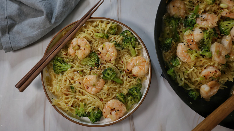 garlic shrimp ramen noodles