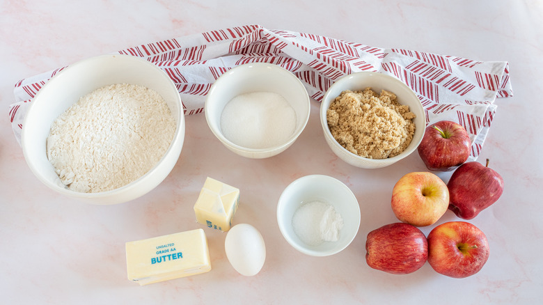 ingredients for apple dessert pizza 