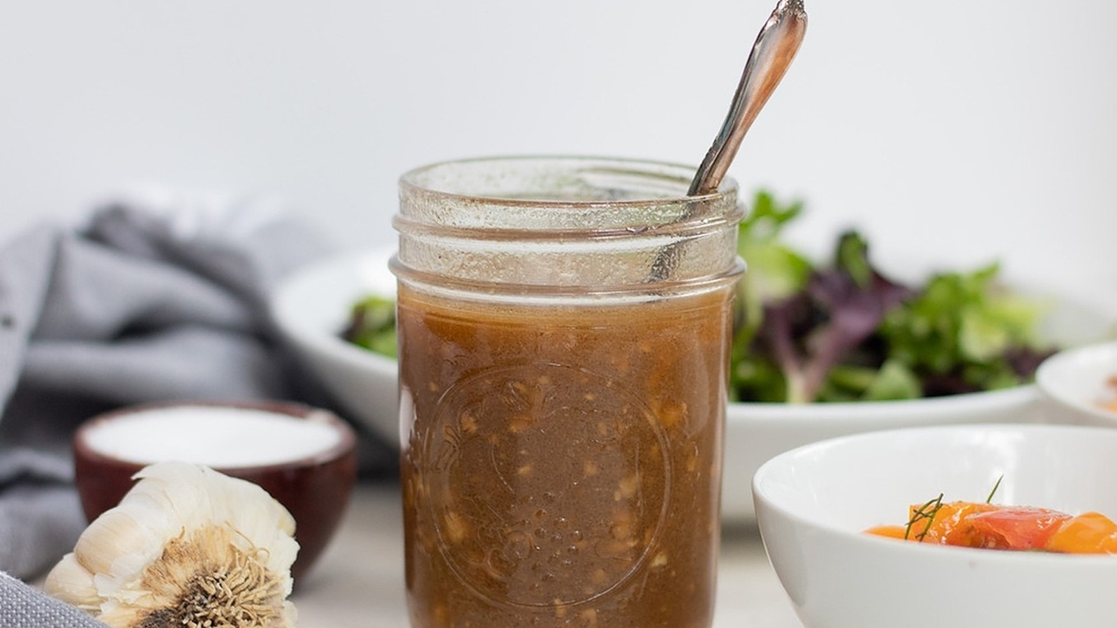 https://www.mashed.com/img/gallery/easy-balsamic-vinaigrette-recipe/l-intro-1658257148.jpg