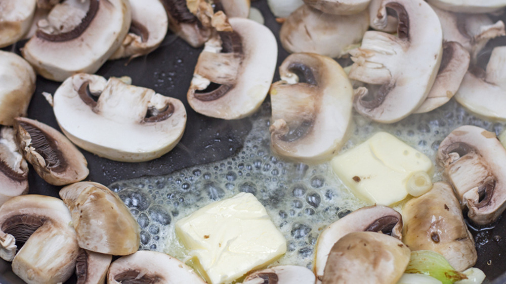 sauteing mushrooms for easy beef stroganoff