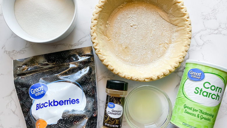 Easy Blackberry Pie ingredients 