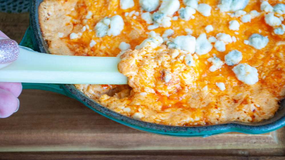 Easy buffalo chicken dip serving