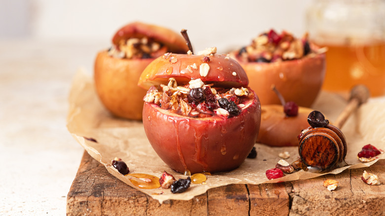 Baked apples with fillings