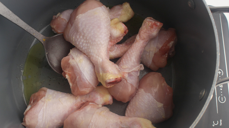 chicken in saucepan 