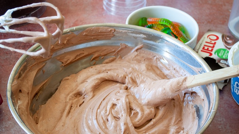 creamy filling for dirt cake