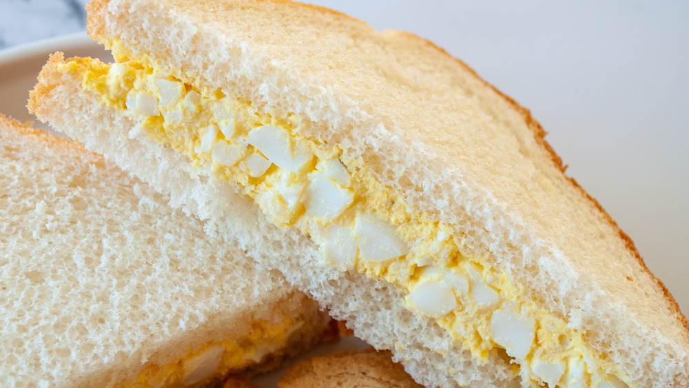 egg salad sandwich