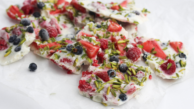 Frozen yogurt bark