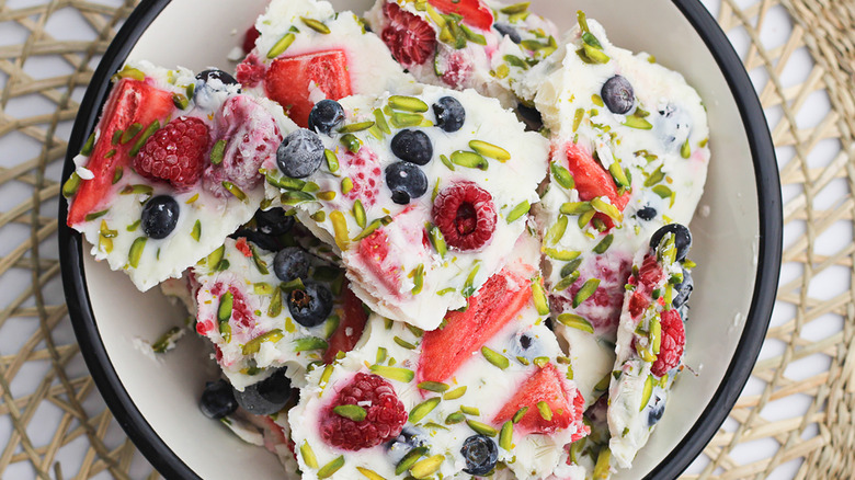 Easy Frozen Yogurt Bark Recipe