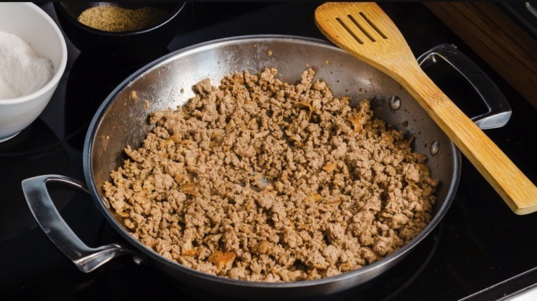 ground turkey in pan