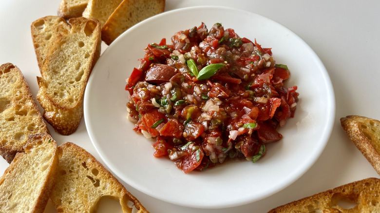 tomato tartare with baguette slices