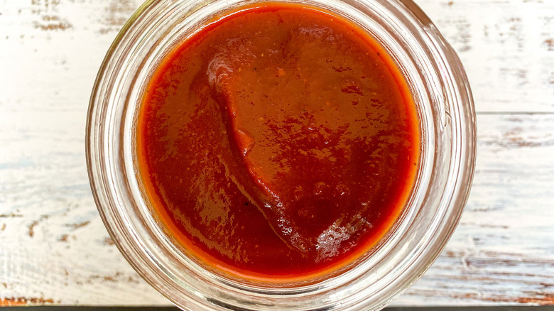 barbecue sauce in glass bowl