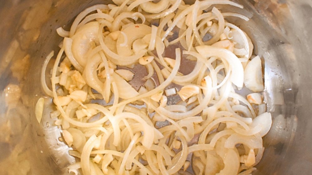 onions and garlic in instant pot