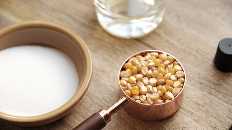 popcorn kernels in measuring cup 