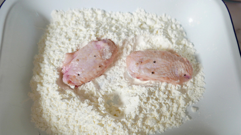 chicken wings in cornstarch 