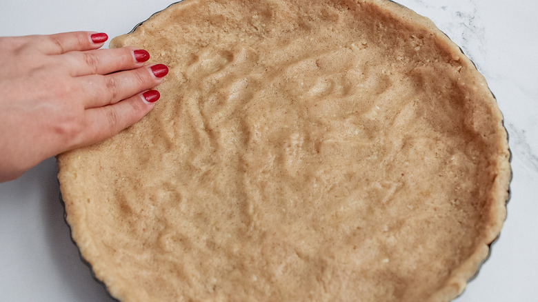 prepping the tart crust