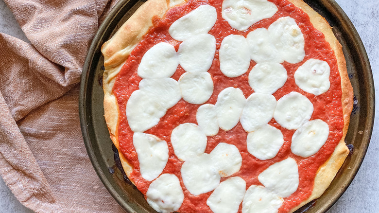 baked margherita pizza