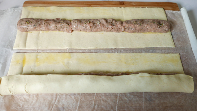 easy sausage rolls on tray 