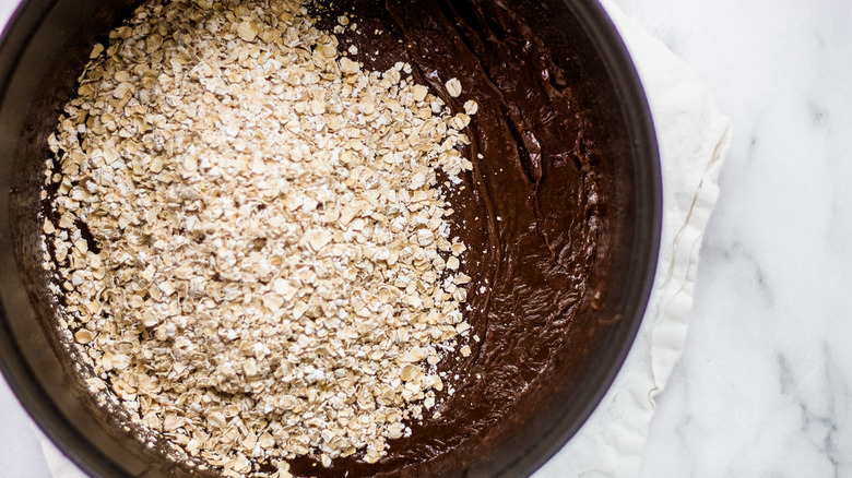 adding oatmeal to cookies